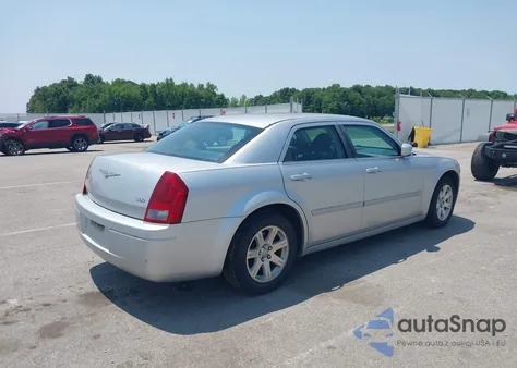 2006 Chrysler 300 из США, поврежденный, VIN 2C3LA43R86H272445